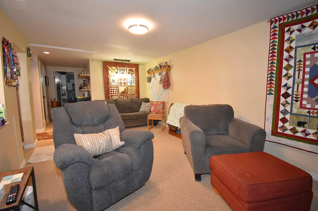 103B Laurel Square Hinton AB T7V 1P3