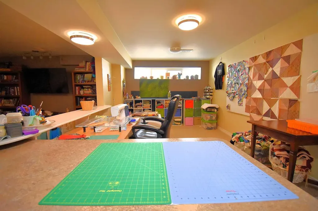 103B Laurel Square Hinton AB T7V 1P3