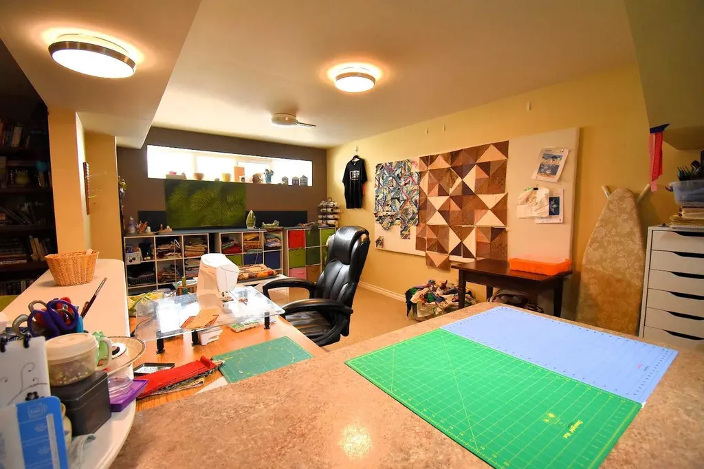 103B Laurel Square Hinton AB T7V 1P3