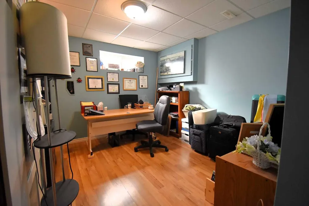 103B Laurel Square Hinton AB T7V 1P3