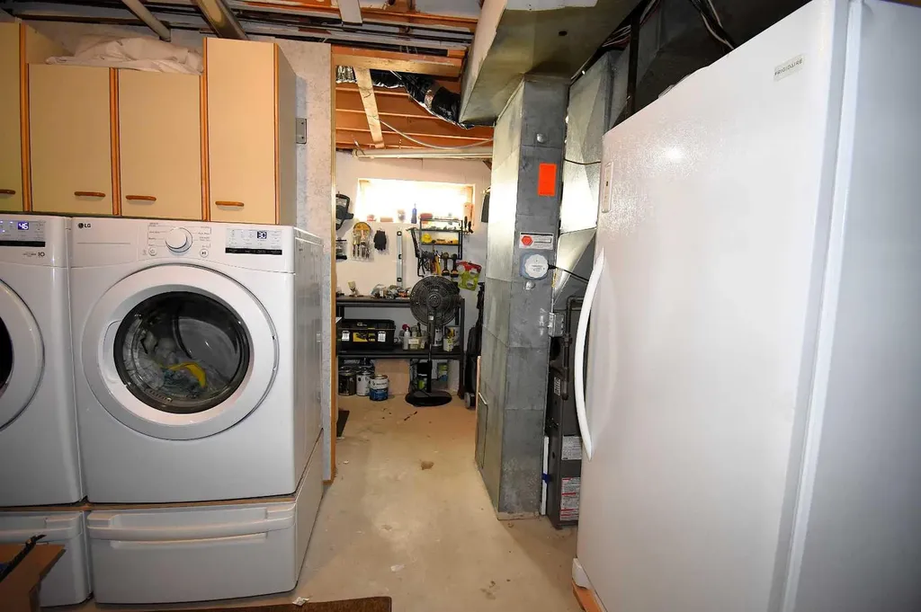 103B Laurel Square Hinton AB T7V 1P3