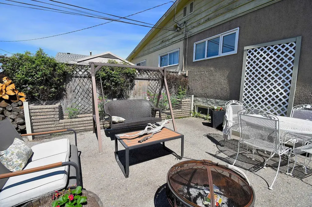 103B Laurel Square Hinton AB T7V 1P3