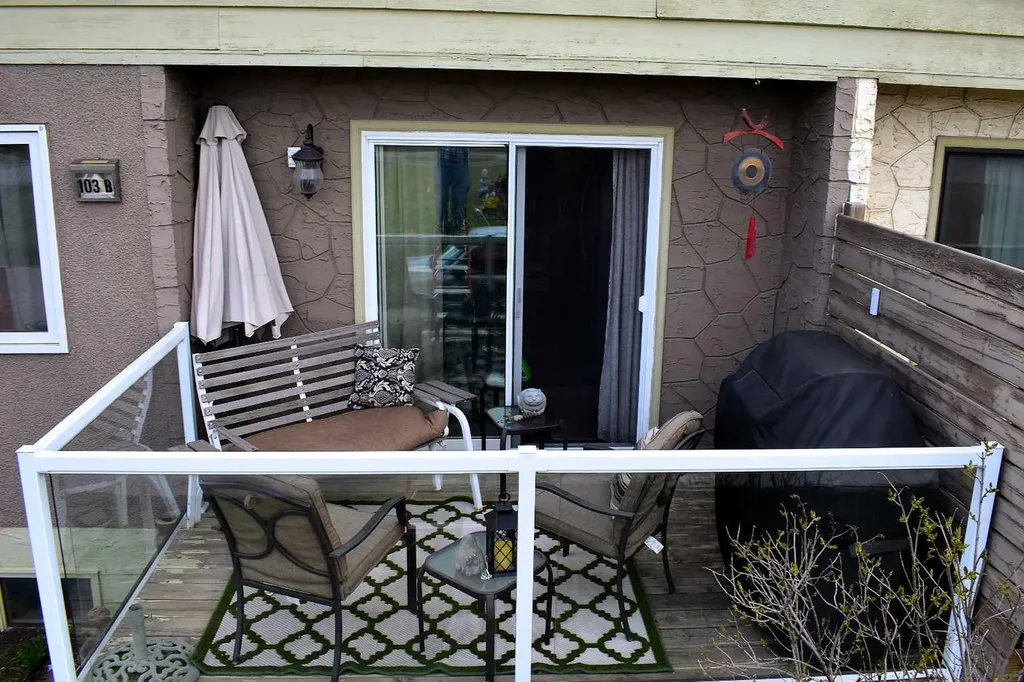 103B Laurel Square Hinton AB T7V 1P3