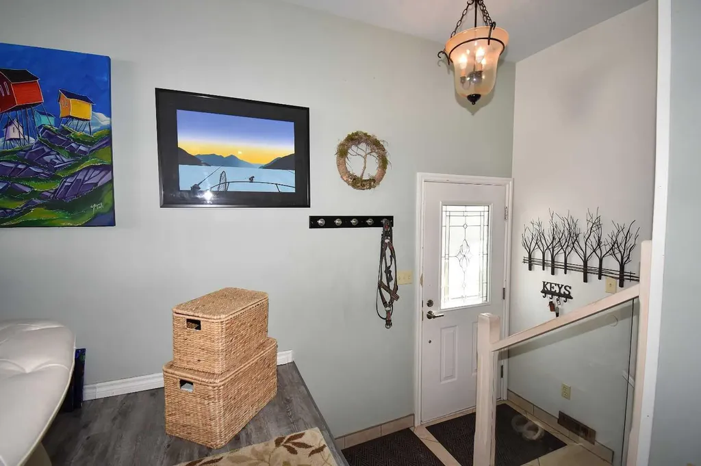 103B Laurel Square Hinton AB T7V 1P3