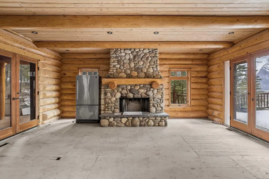 11 Aspen Glen Canmore AB T1W1A6