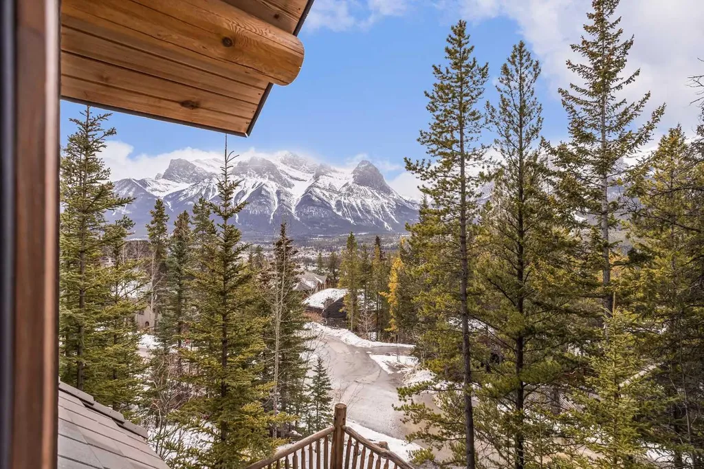 11 Aspen Glen Canmore AB T1W1A6
