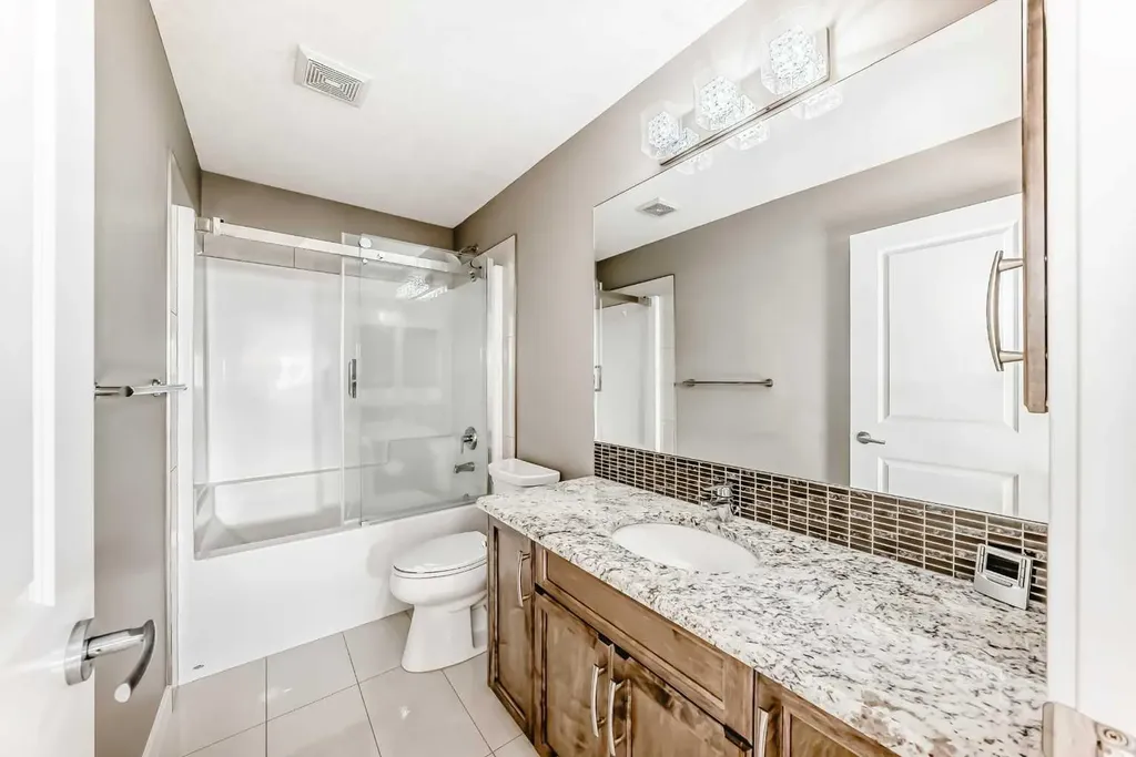 201 Aspenmere Way Chestermere AB T1X 0Y2