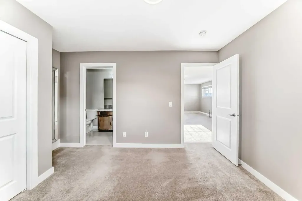 201 Aspenmere Way Chestermere AB T1X 0Y2
