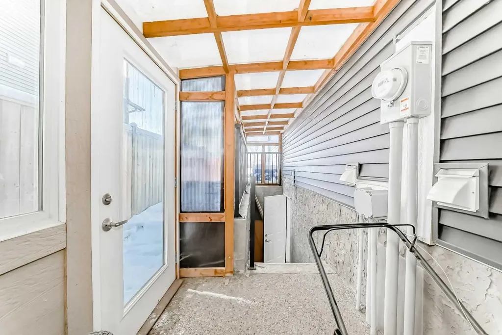 201 Aspenmere Way Chestermere AB T1X 0Y2
