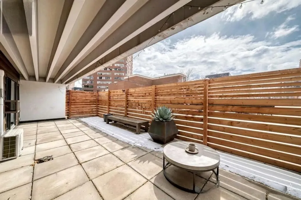 735 12 Avenue SW Calgary AB T2R 1J7