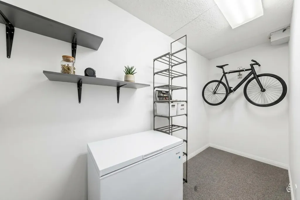 735 12 Avenue SW Calgary AB T2R 1J7