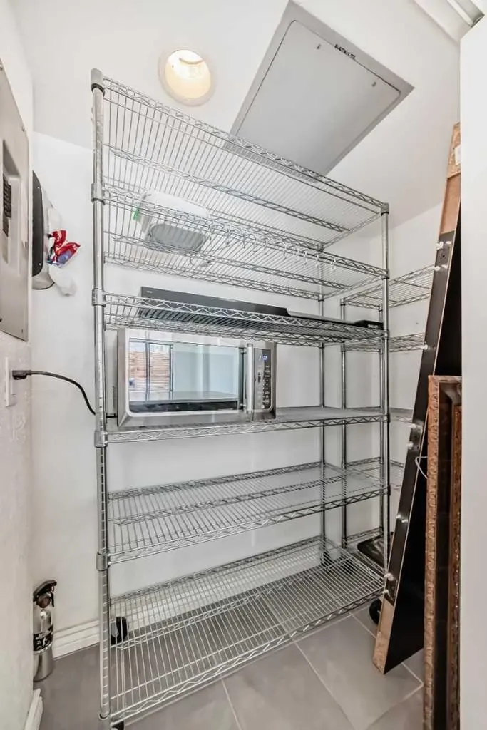 735 12 Avenue SW Calgary AB T2R 1J7