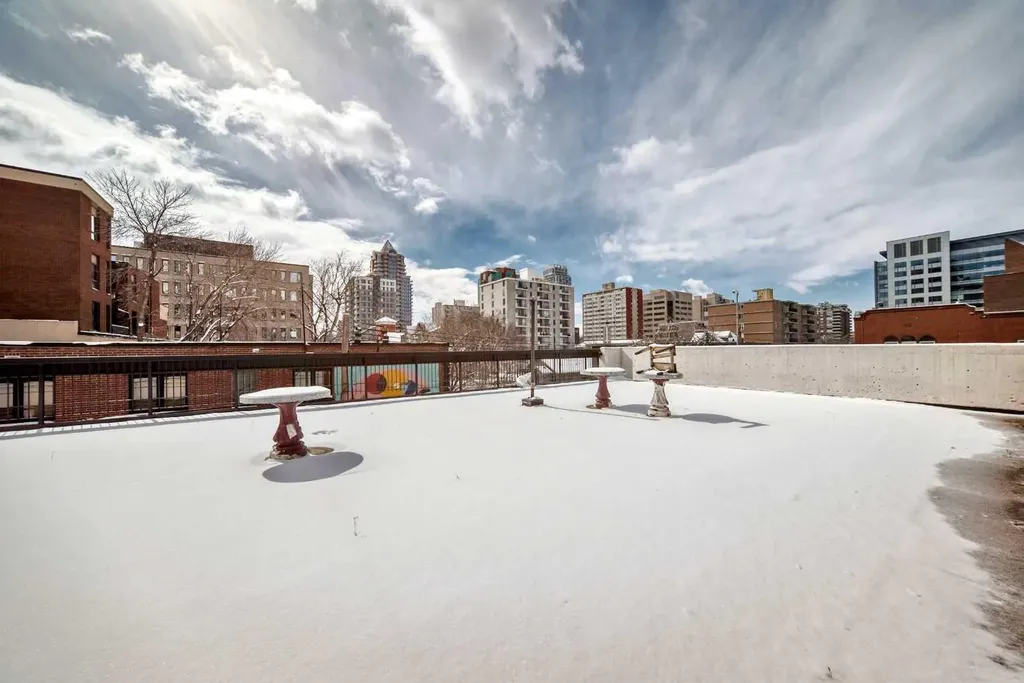 735 12 Avenue SW Calgary AB T2R 1J7