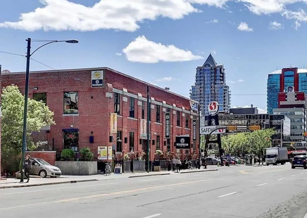 735 12 Avenue SW Calgary AB T2R 1J7