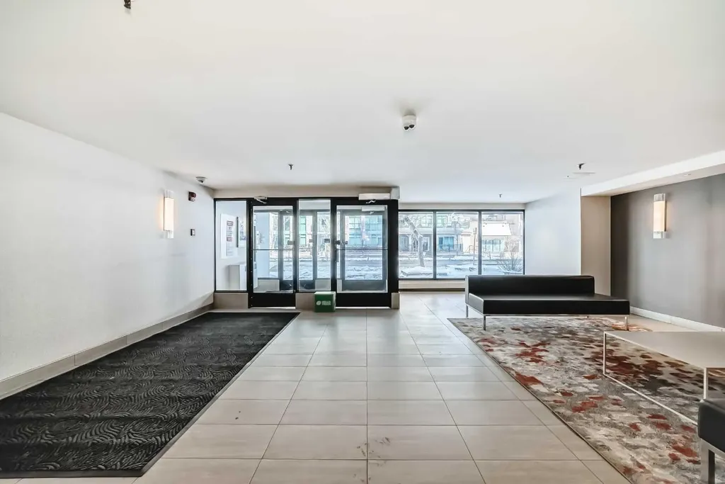 735 12 Avenue SW Calgary AB T2R 1J7