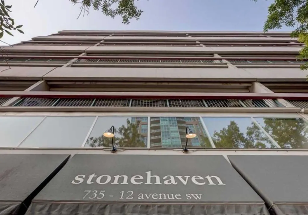 735 12 Avenue SW Calgary AB T2R 1J7