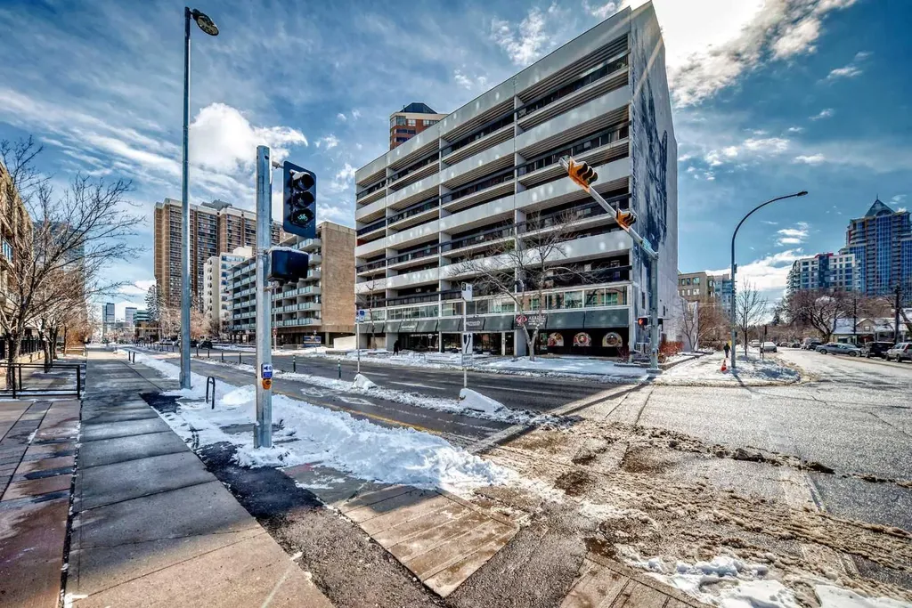 735 12 Avenue SW Calgary AB T2R 1J7
