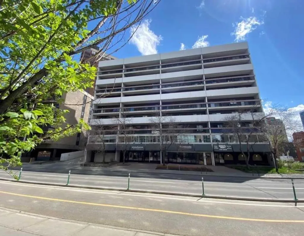 735 12 Avenue SW Calgary AB T2R 1J7