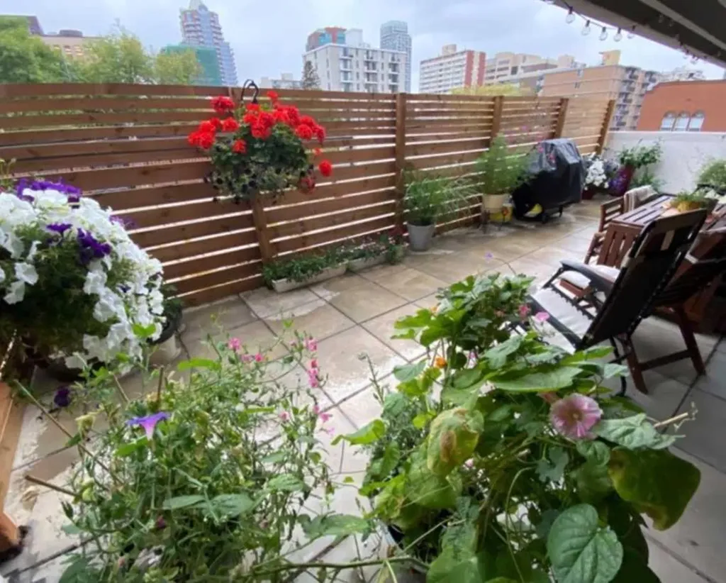 735 12 Avenue SW Calgary AB T2R 1J7