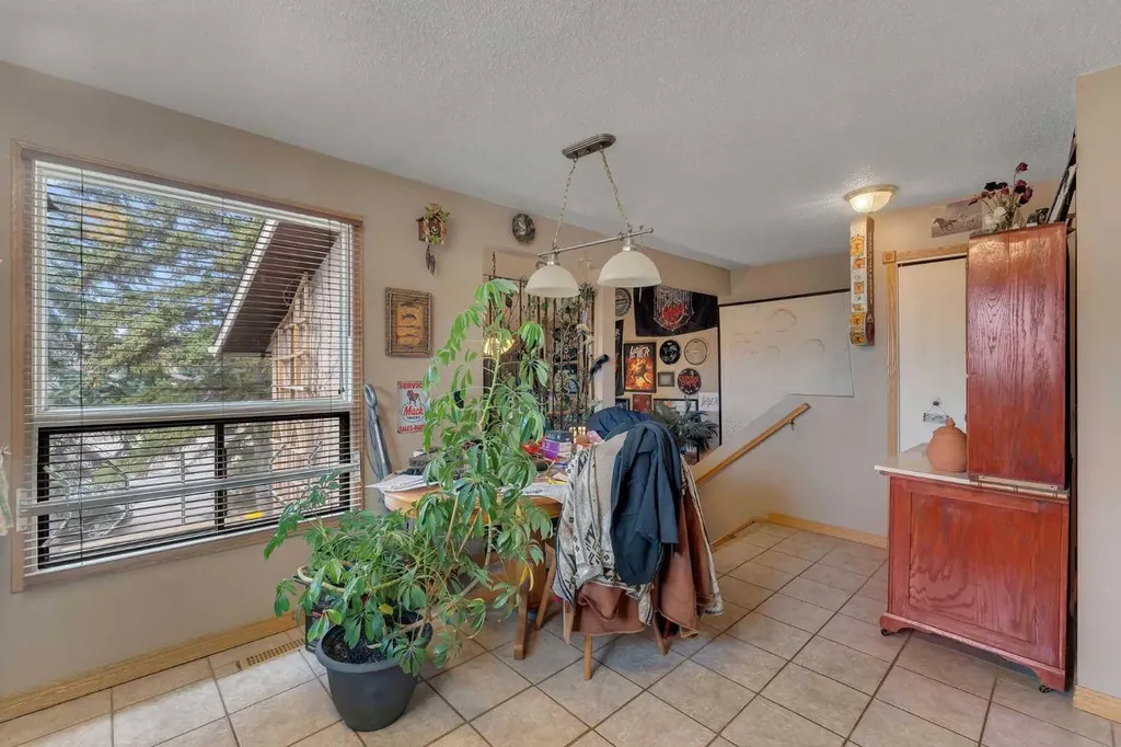 115 Deerfield Drive SE Calgary AB T2J 6T9