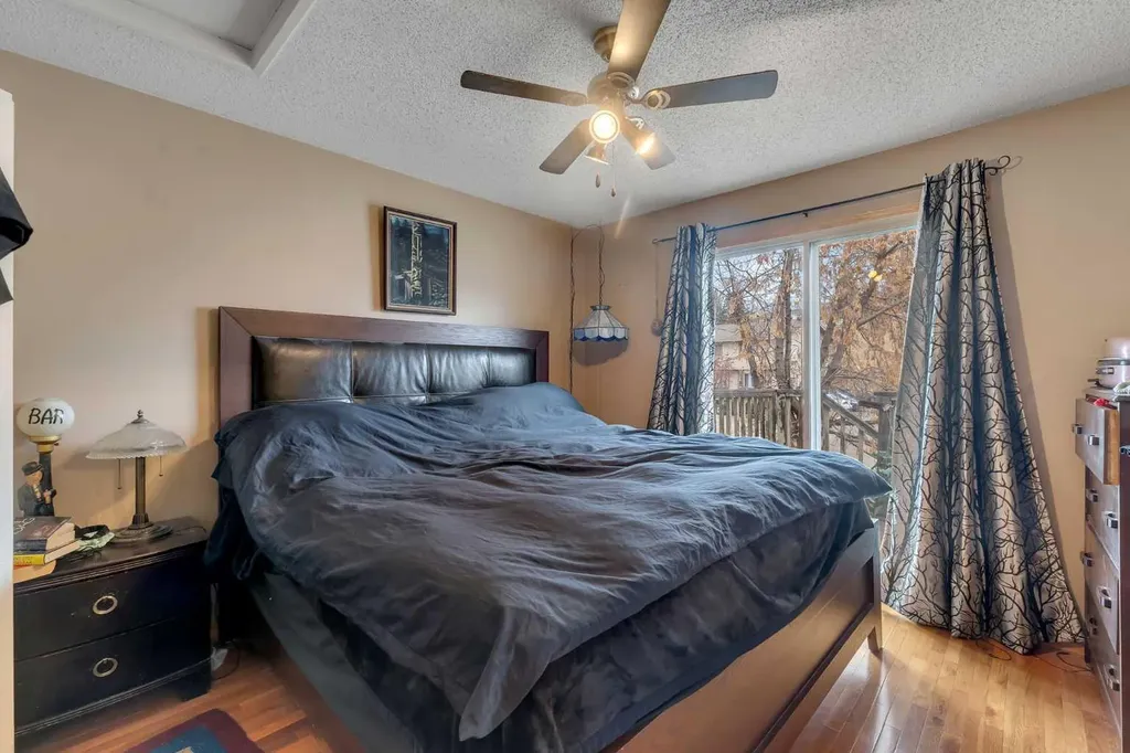 115 Deerfield Drive SE Calgary AB T2J 6T9