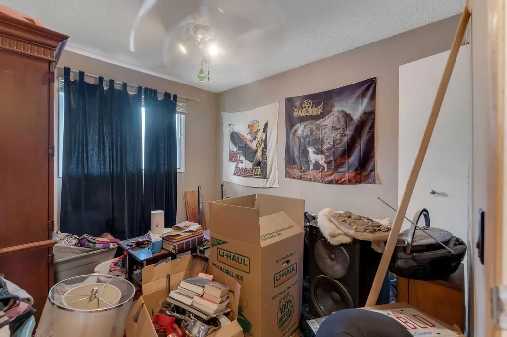 115 Deerfield Drive SE Calgary AB T2J 6T9