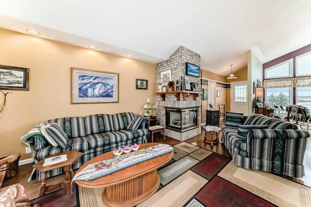 5205 55st Rimbey AB T0C 2J0