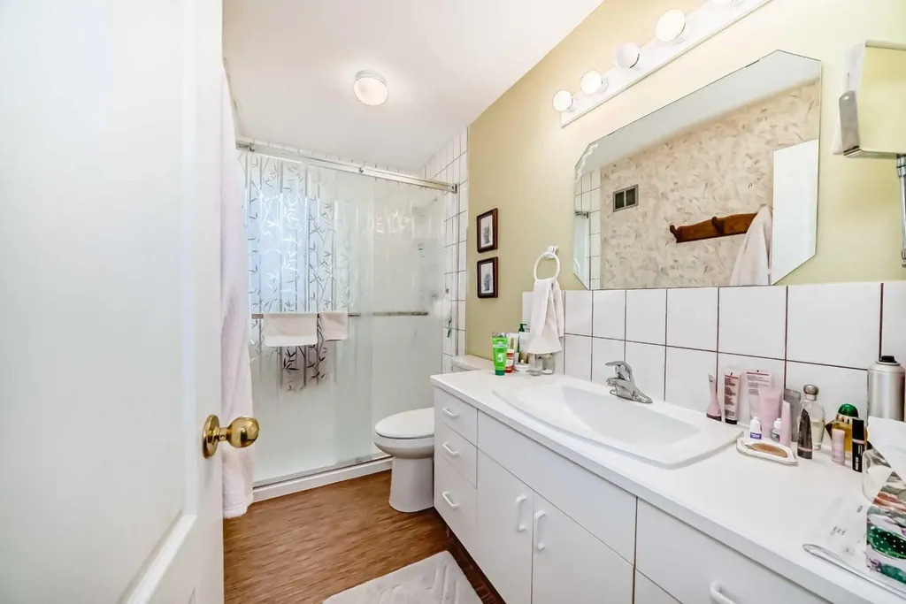 5205 55st Rimbey AB T0C 2J0