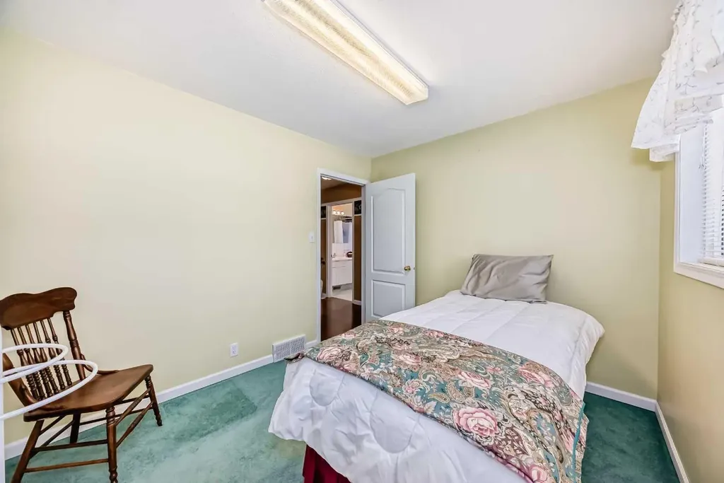 5205 55st Rimbey AB T0C 2J0