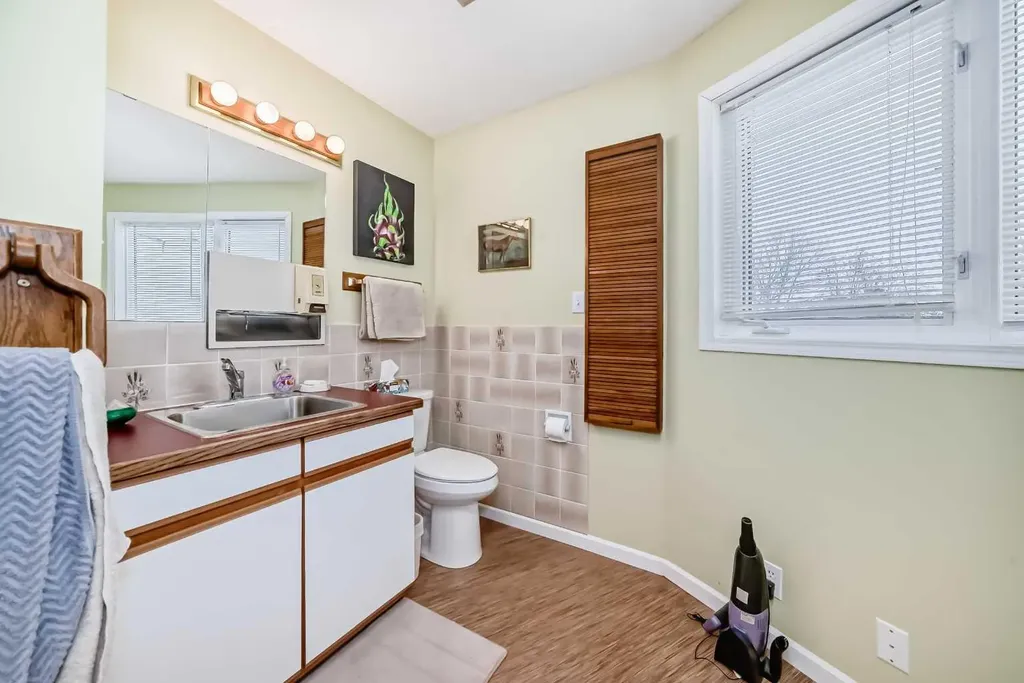 5205 55st Rimbey AB T0C 2J0