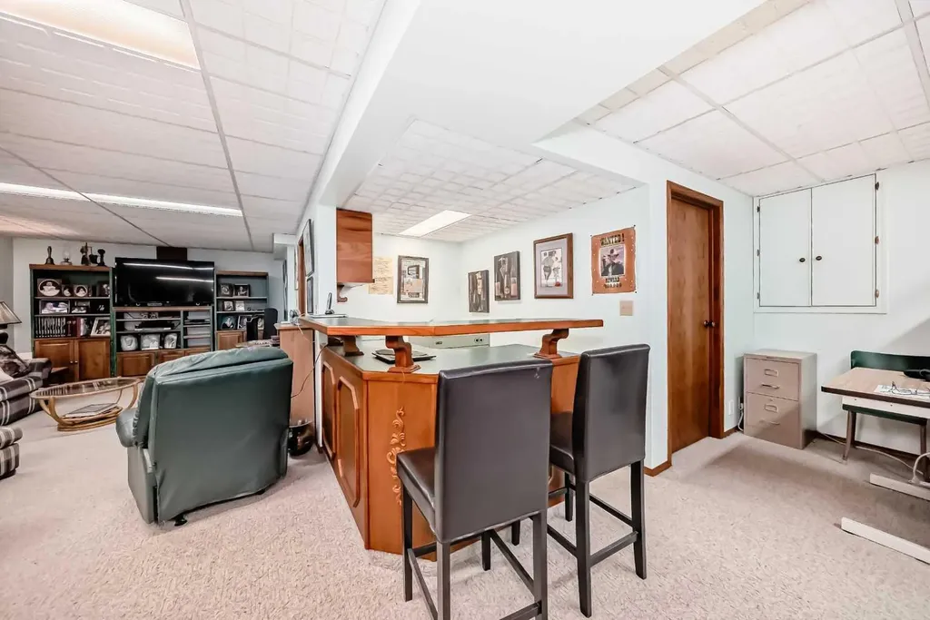5205 55st Rimbey AB T0C 2J0