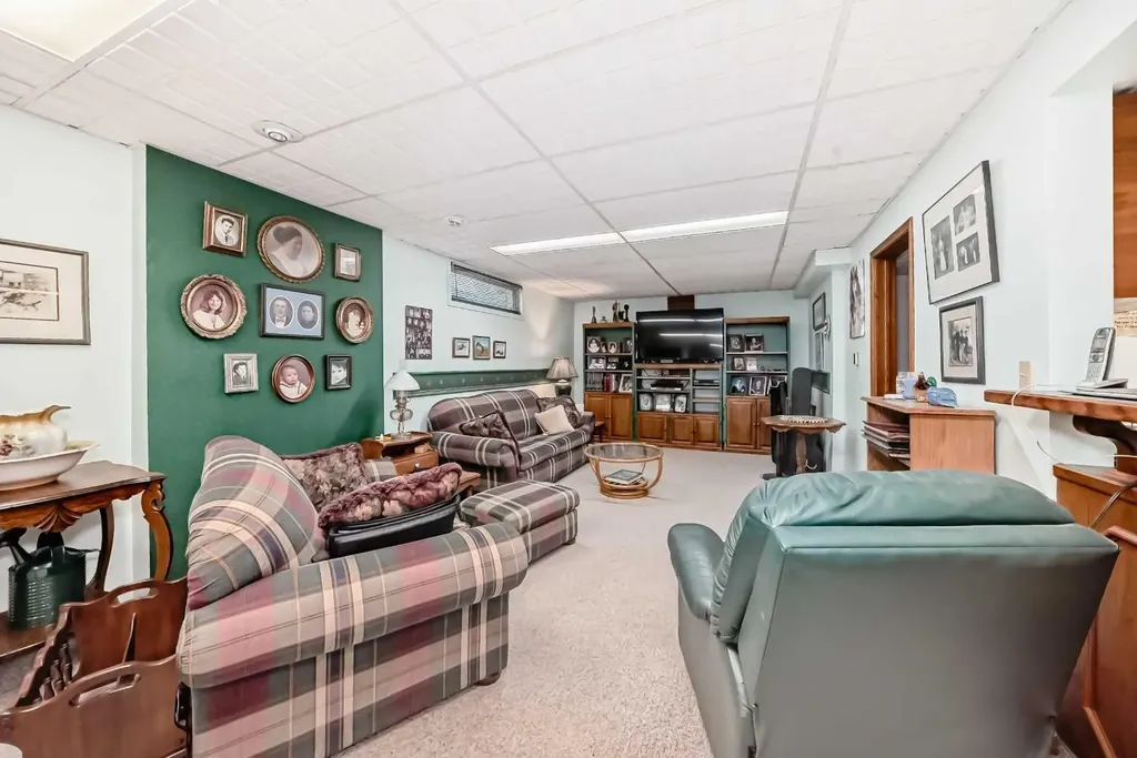 5205 55st Rimbey AB T0C 2J0