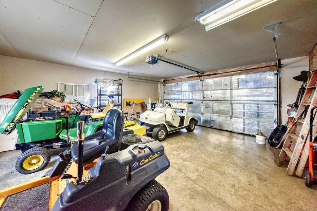 5205 55st Rimbey AB T0C 2J0