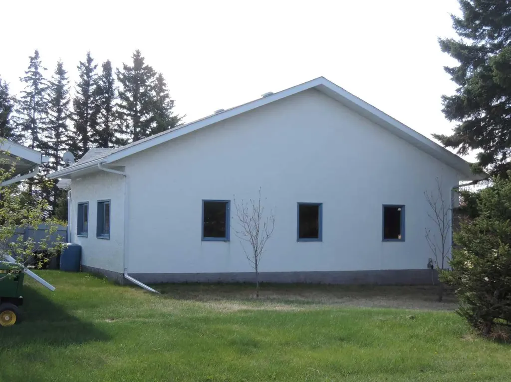 5205 55st Rimbey AB T0C 2J0