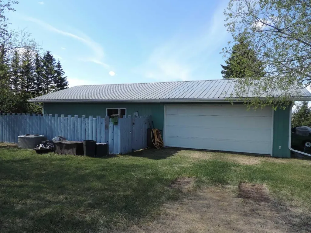 5205 55st Rimbey AB T0C 2J0