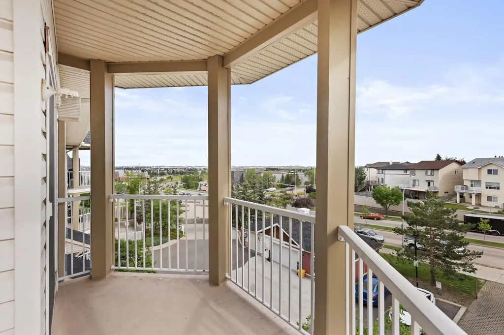 70 Panamount Drive NW Calgary AB T3K6G7