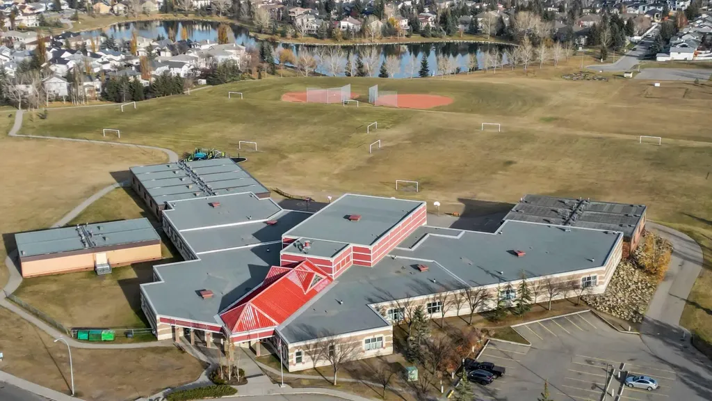 70 Panamount Drive NW Calgary AB T3K6G7