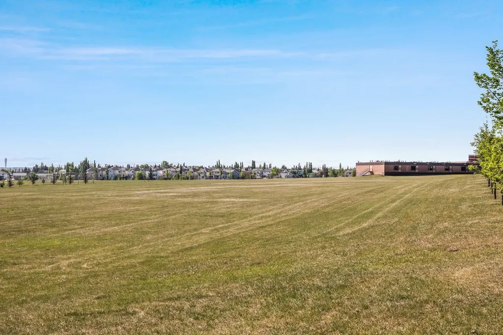 70 Panamount Drive NW Calgary AB T3K6G7