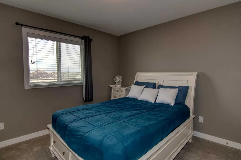 559 Moonlight Lane W Lethbridge AB T1J 5M1