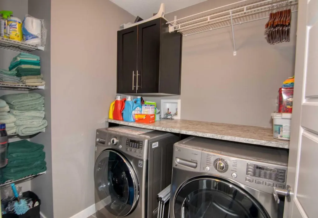 559 Moonlight Lane W Lethbridge AB T1J 5M1