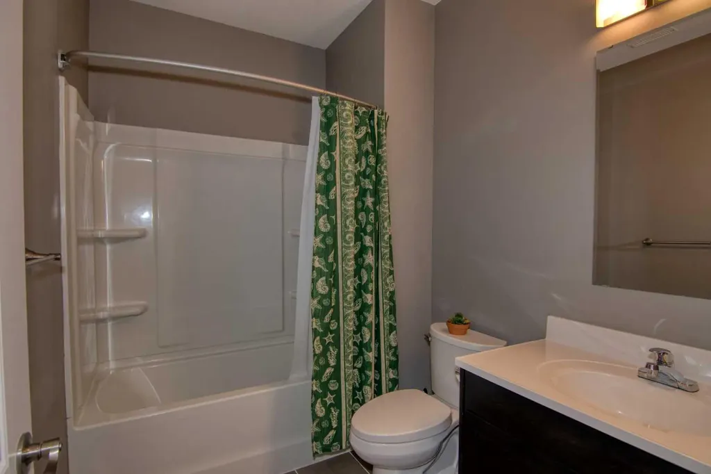 559 Moonlight Lane W Lethbridge AB T1J 5M1