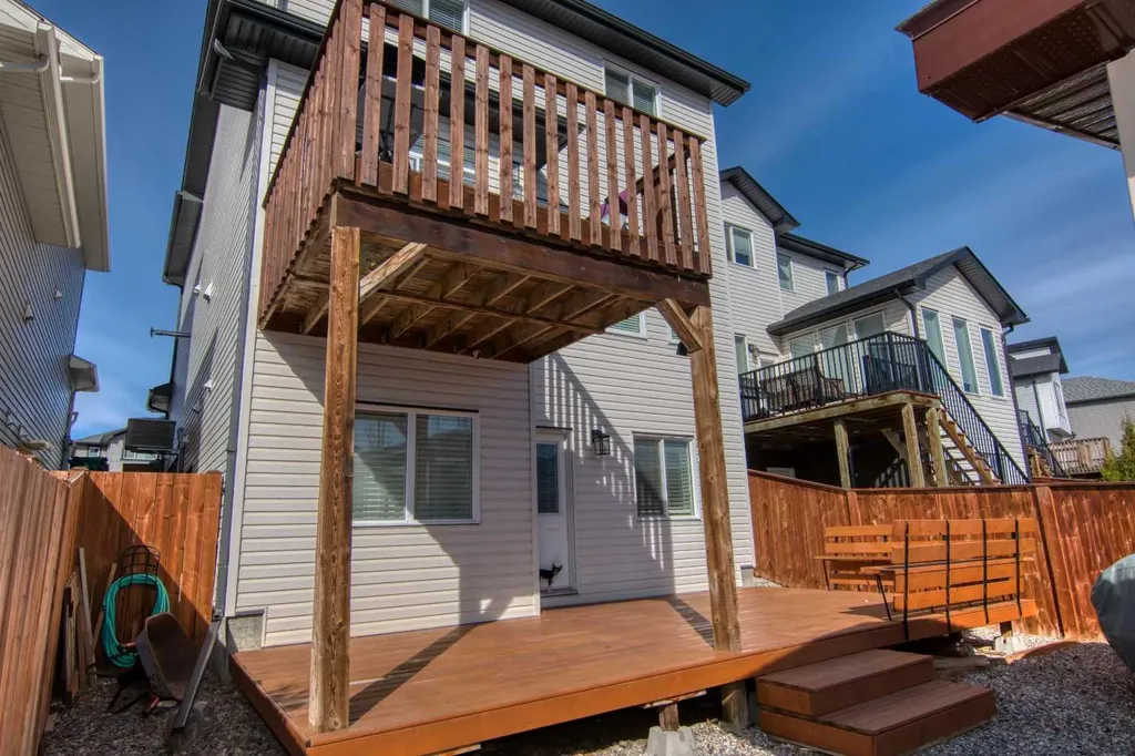 559 Moonlight Lane W Lethbridge AB T1J 5M1