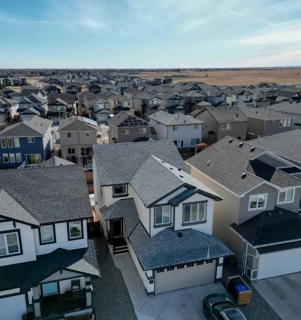 559 Moonlight Lane W Lethbridge AB T1J 5M1