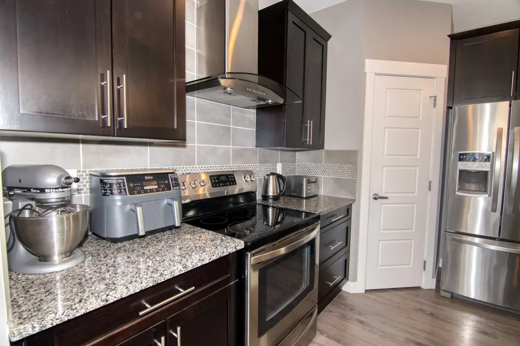 559 Moonlight Lane W Lethbridge AB T1J 5M1