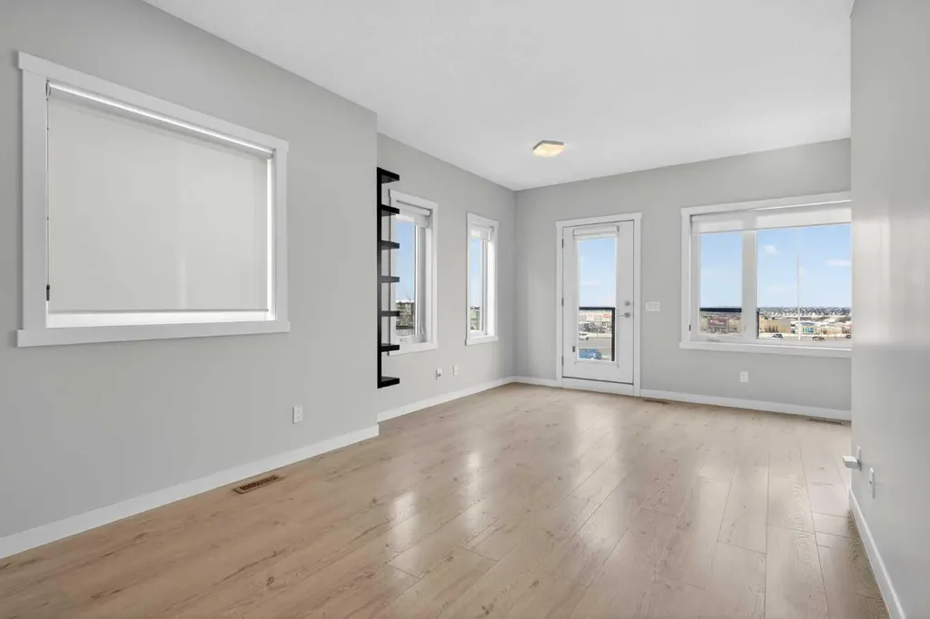 218 Sherwood Square NW Calgary AB T3R 0Y2