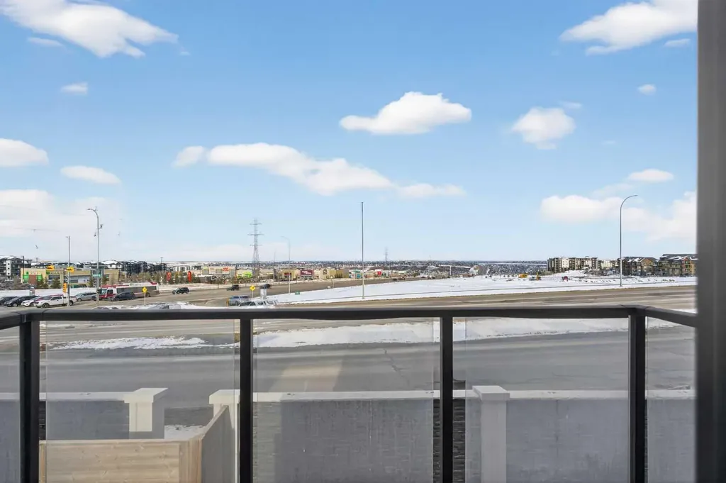 218 Sherwood Square NW Calgary AB T3R 0Y2