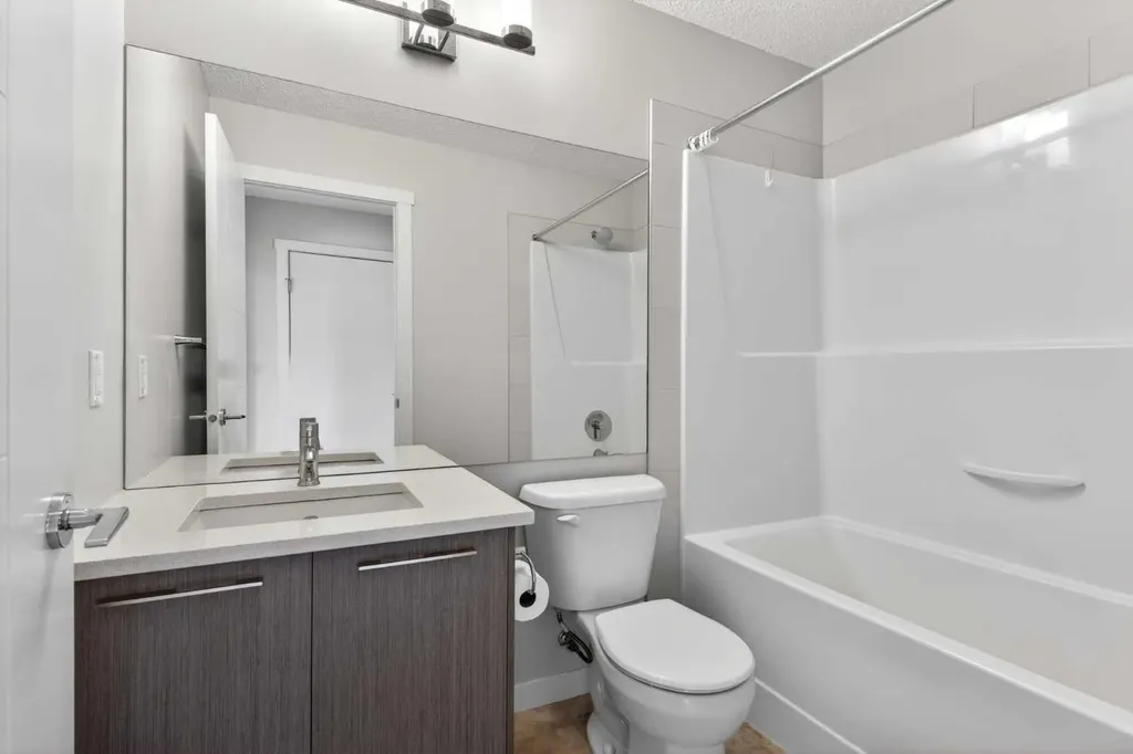 218 Sherwood Square NW Calgary AB T3R 0Y2