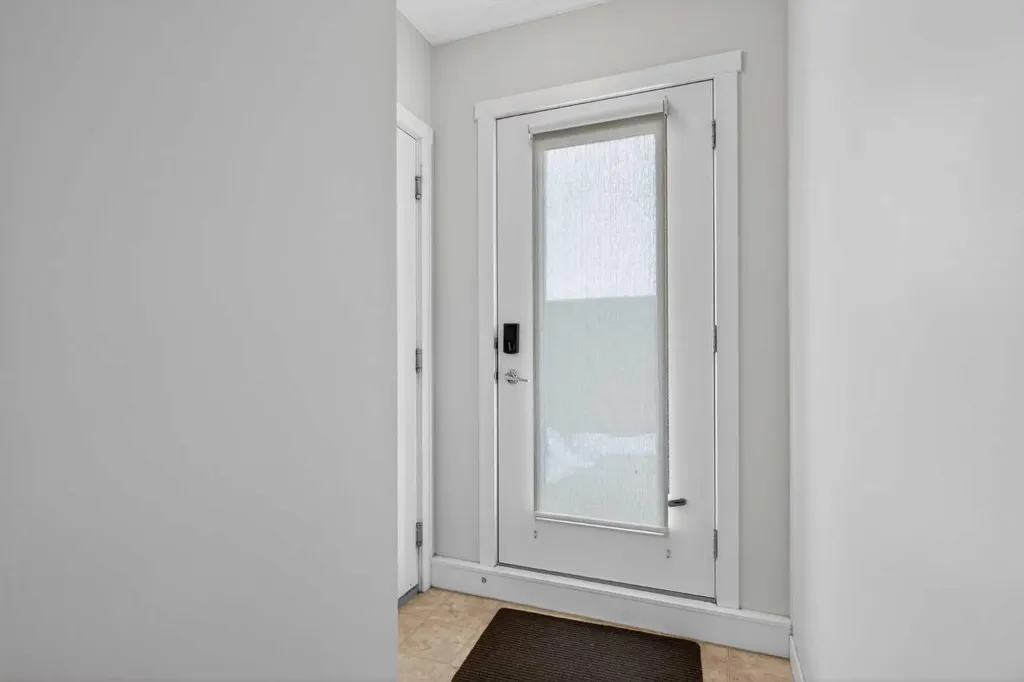 218 Sherwood Square NW Calgary AB T3R 0Y2