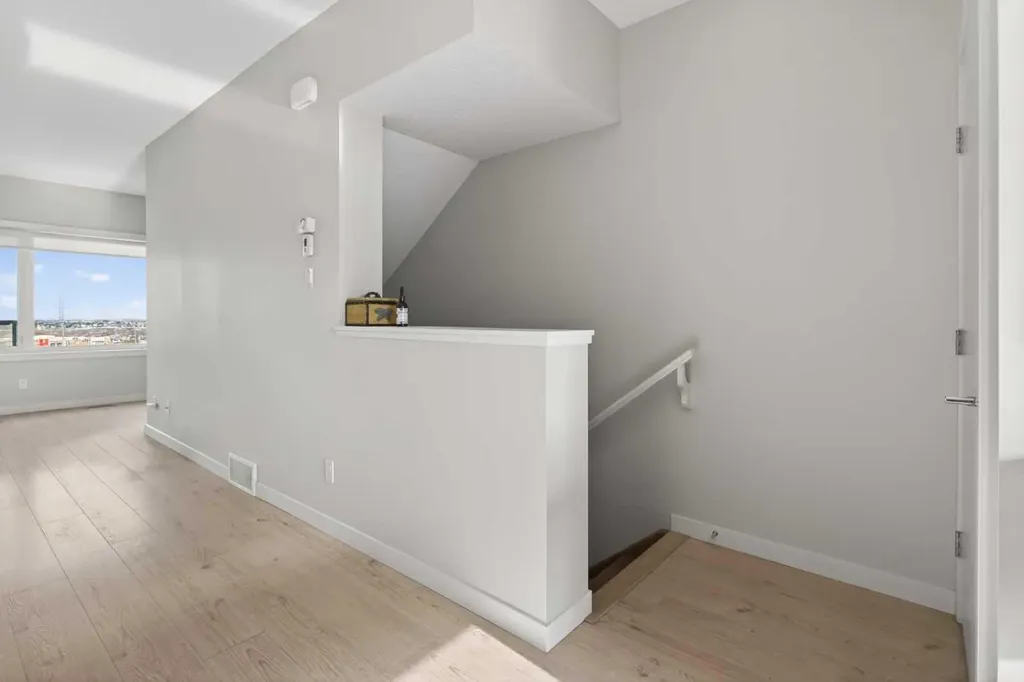 218 Sherwood Square NW Calgary AB T3R 0Y2
