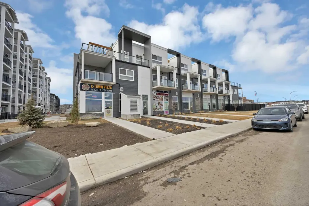 151 Skyview Bay Calgary AB T3N2K3